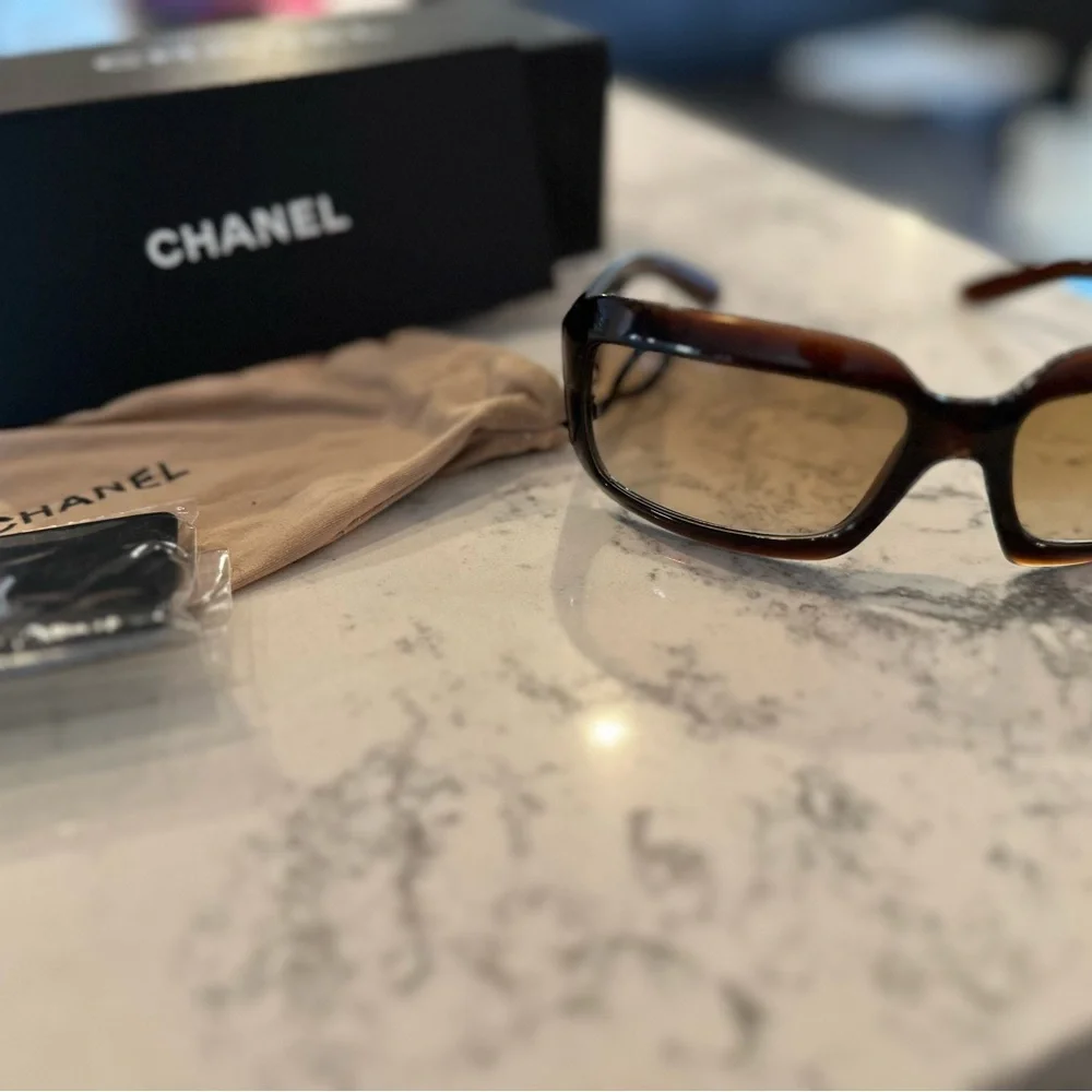 CHANEL Brown Mother of Pearl CC Logo Sunglasses- Authentic 5076-H 538/13  61-16 - Picture 5 of 15